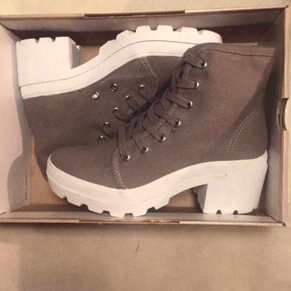 Gray canvas platform lace up chunky sneakers boots - Picture 5 of 7